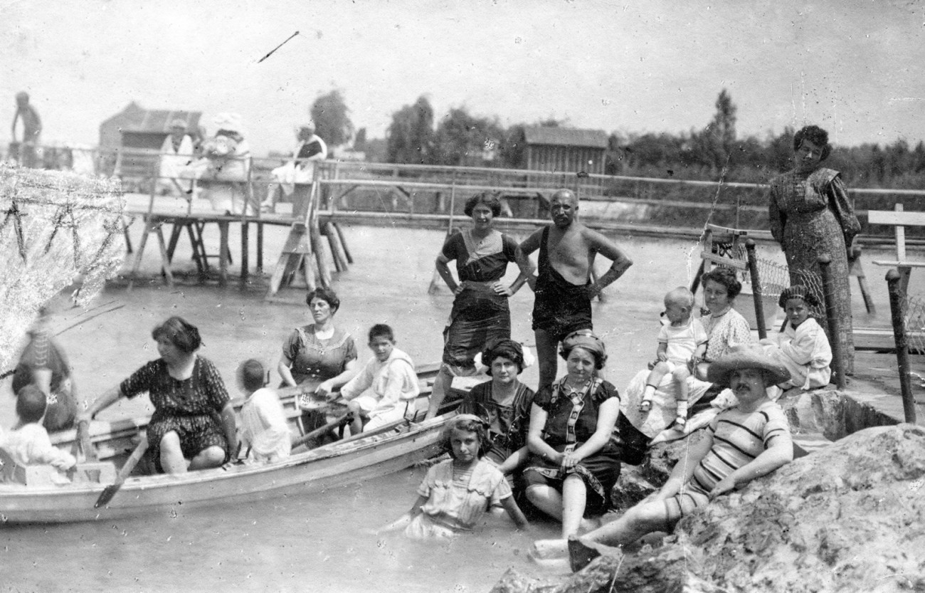 Magyarország,
Balatonalmádi
Strand.
Év
1912
(Képszám
57453
Fotó adományozó
Karabélyos Péter)