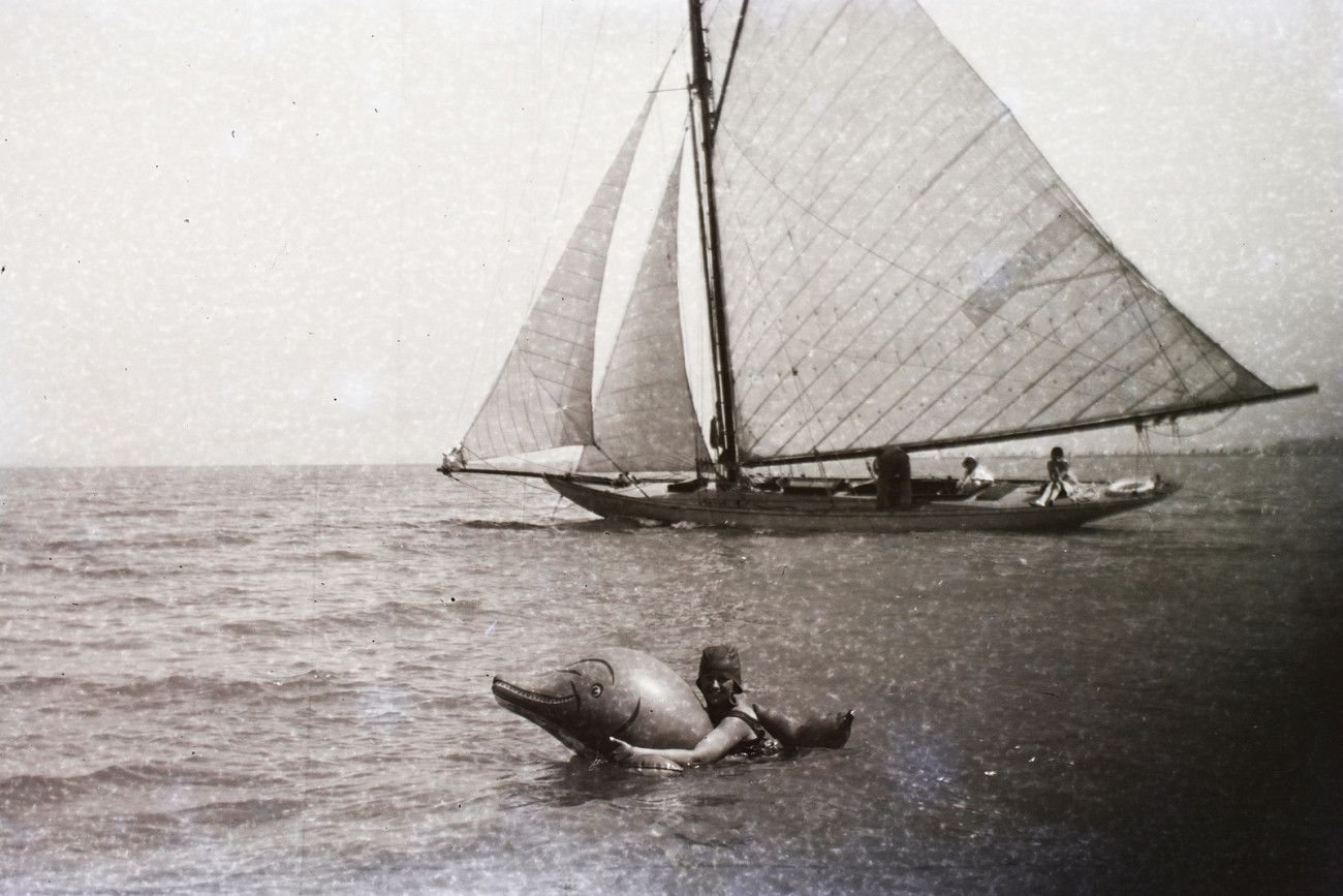 Magyarország,
Balaton
Kishamis vitorláshajó.
Év
1935
Képszám
94219
Fotó adományozó
Turbéky Eszter